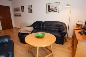 Apartment | Wohnzimmer | Fernseher