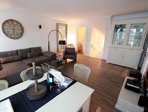 Apartment (Strandjuwel im Oceanhouse) | Wohnzimmer | Fernseher