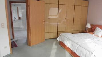 Apartment | 1 bedroom, cribs/infant beds, free WiFi