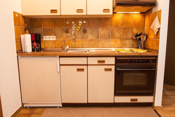 Apartment | Eigene Küche | Kühlschrank, Mikrowelle, Wasserkocher mit Kaffee-/Teezubehör