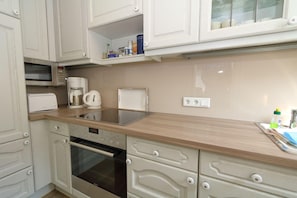 Apartment | Eigene Küche | Kühlschrank, Mikrowelle, Herdplatte, Geschirrspüler