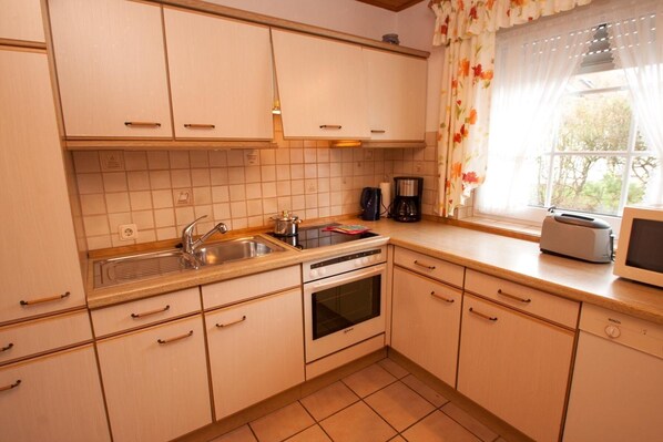 Apartment | Eigene Küche | Kühlschrank, Mikrowelle, Herdplatte, Geschirrspüler