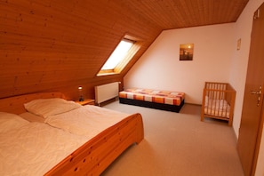 Apartment | 2 Schlafzimmer, Babybetten, kostenloses WLAN