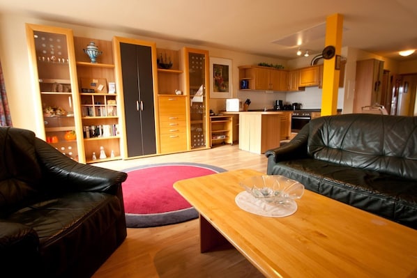 Apartment | Wohnzimmer | Fernseher