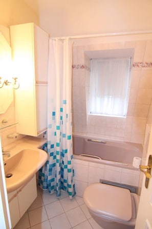 Apartment | Badezimmer