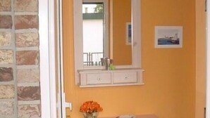 Apartment | 1 bedroom, cots/infant beds - Haus Koralle Wohnung Rechts (Boltenhagen)