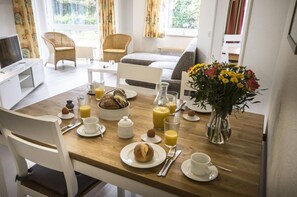 Apartment | Eigene Küche | Kühlschrank, Mikrowelle, Herdplatte, Geschirrspüler