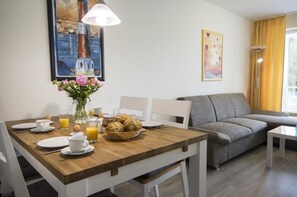 Apartment | Eigene Küche | Kühlschrank, Mikrowelle, Herdplatte, Geschirrspüler