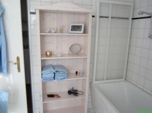 Apartment | Bathroom