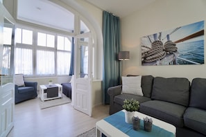 Apartment | Wohnzimmer | Fernseher