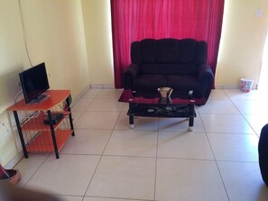 Basic Room | Living area