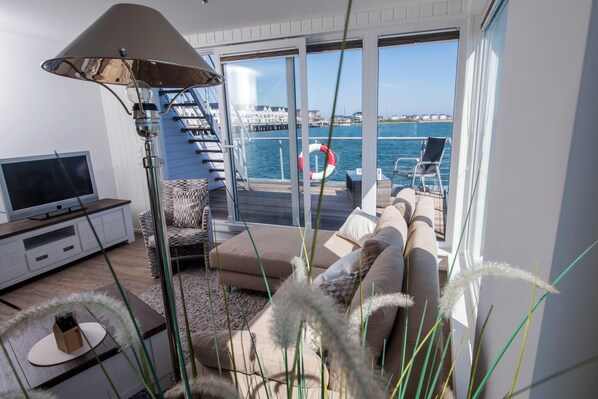 Ferienhaus (Schwimmendes Haus/ Hausboot ANTARES O) | Außenbereich