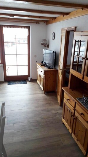 Apartamento | Sala de estar | TV