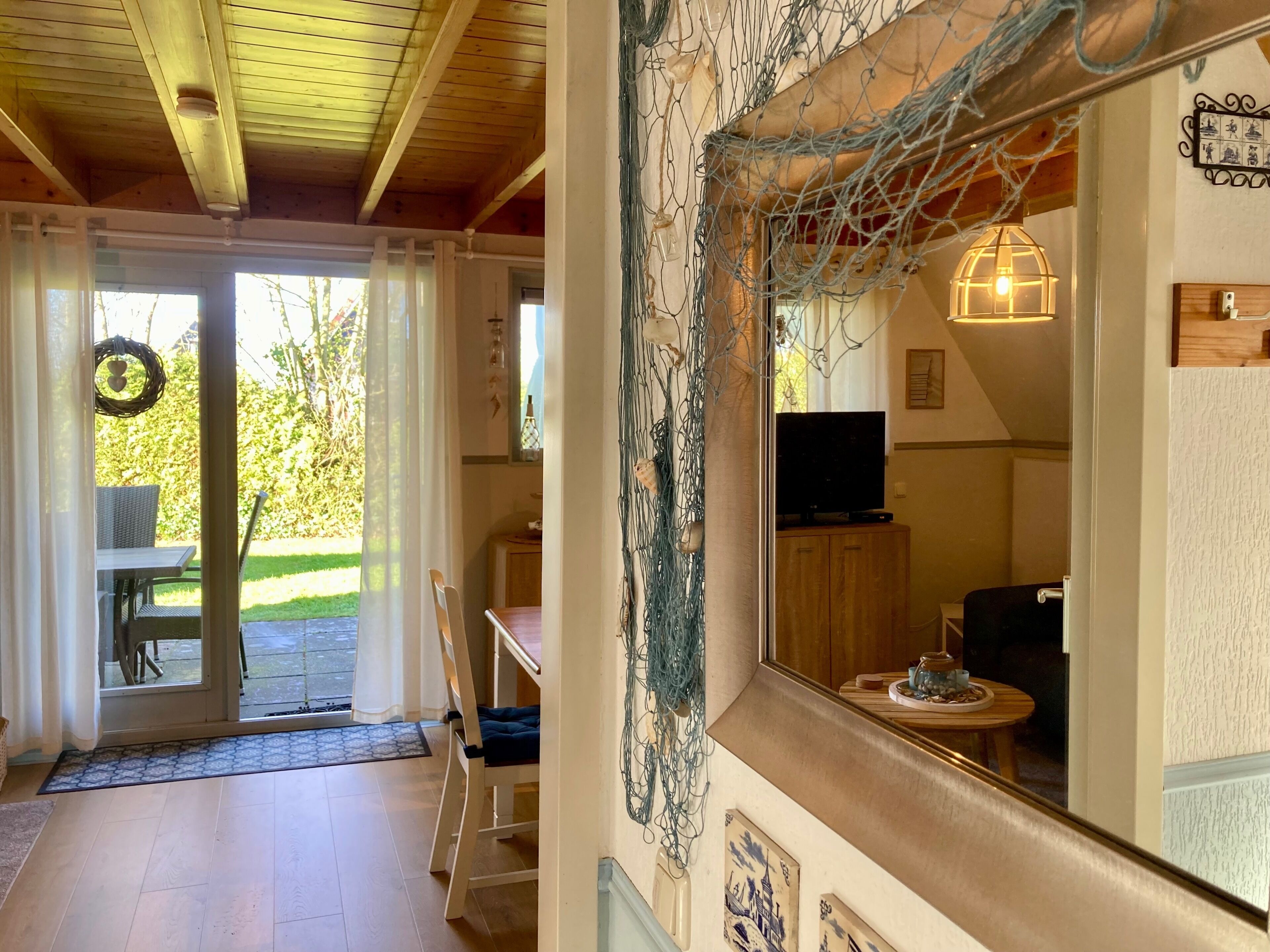 Bungalow, 3 Bedrooms, Balcony, Garden View | Interior