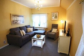 Apartment | Living room | TV - Marie im Alten Friesenhaus (Sylt)