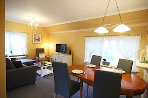 Apartment | Wohnzimmer | Fernseher