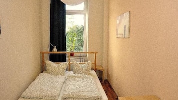 Apartment | 2 bedrooms, cots/infant beds, free WiFi