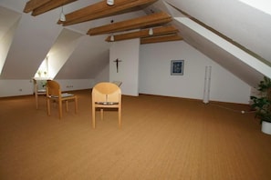 Apartment (GĂ€stehaus St. Josef 5) | Wohnzimmer | Fernseher