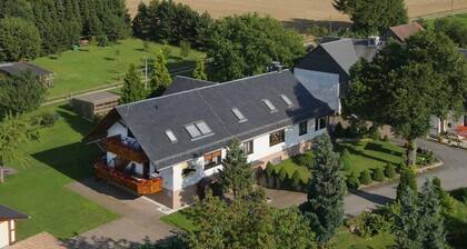 Ferienhaus Richter "fewo Ahorn"