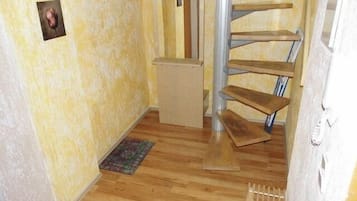 Apartment | 3 bedrooms, cribs/infant beds, free WiFi