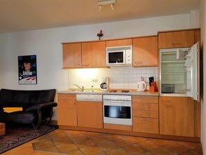Apartment | Eigene Küche | Kühlschrank, Mikrowelle, Herdplatte, Geschirrspüler