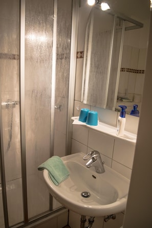 Apartment (Ferienwohnung Bäumer) | Badezimmer