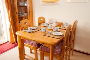 Apartment | Eigene Küche | Kühlschrank, Mikrowelle, Herdplatte, Geschirrspüler