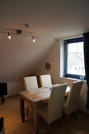 Apartment | Eigene Küche | Kühlschrank, Mikrowelle, Herdplatte, Geschirrspüler