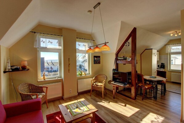 TV - Villa Sonnenschein - Ferienwohnung Ostseeblick (Sassnitz)
