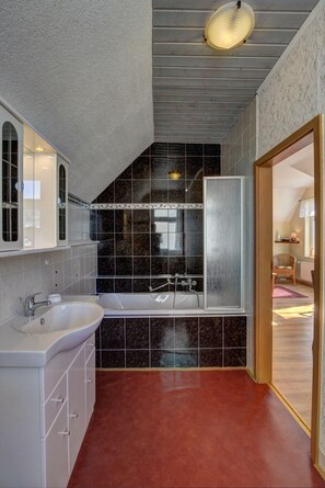 Apartment | Bathroom - Villa Sonnenschein - Ferienwohnung Ostseeblick (Sassnitz)
