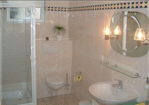 Apartment | Bathroom