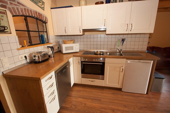 Apartment | Eigene Küche | Kühlschrank, Mikrowelle, Herdplatte, Geschirrspüler
