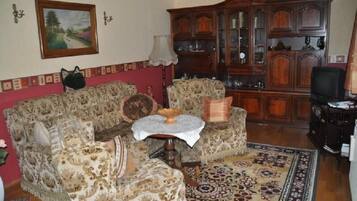 House | Living room | TV, DVD player