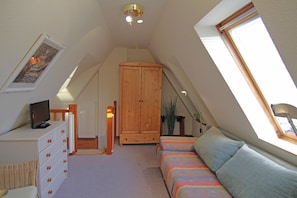 Apartment | 1 bedroom, cots/infant beds, free WiFi