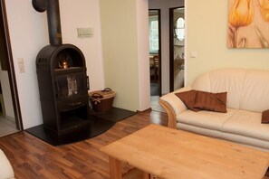 Apartment | Wohnzimmer | Fernseher