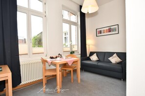 Apartment (GĂ€stehaus St. Josef 1) | Wohnzimmer | Fernseher