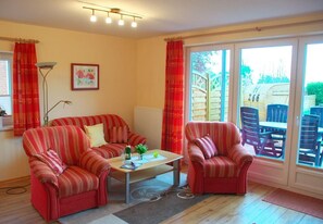 Apartment | Living room | TV, DVD player