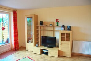 Apartment | Living room | TV, DVD player