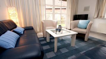 Apartment | Living room | TV