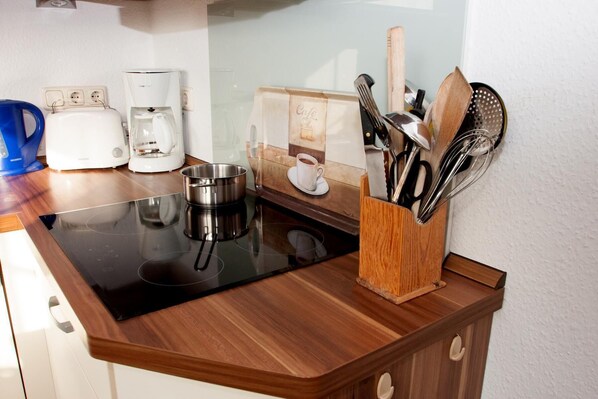 Apartment | Eigene Küche | Kühlschrank, Mikrowelle, Herdplatte, Geschirrspüler