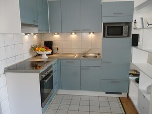 Apartment | Eigene Küche | Kühlschrank, Mikrowelle, Herdplatte, Geschirrspüler