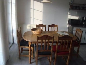 Appartement | Cuisine privée | Plaque de cuisson, lave-vaisselle, chaise haute