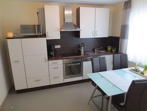 Apartment (Ferienwohnung am Kapellenberg - am Ra) | Eigene Küche | Kühlschrank