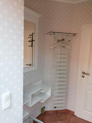 Apartment (Ferienwohnung "Morgensonne") | Bathroom | Rainfall showerhead