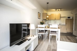 Apartment | Eigene Küche | Kühlschrank, Mikrowelle, Herdplatte, Geschirrspüler