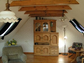 Apartment | Living room | TV, DVD player - Ferienwohnung "kleiner Leuchtturm" (Osteel)