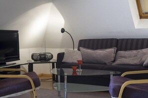Apartment | Wohnzimmer | Fernseher