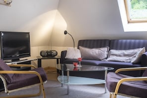 Apartment | Wohnzimmer | Fernseher