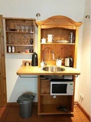 Apartment (IV Münzerstube) | Eigene Küche | Kühlschrank, Kochgeschirr/Geschirr/Besteck