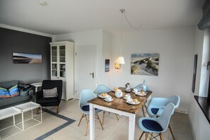 Apartment | Dining